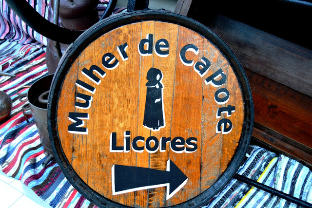 Licores Mulher de Capote (Ribeira Grande, São Miguel, Açores)